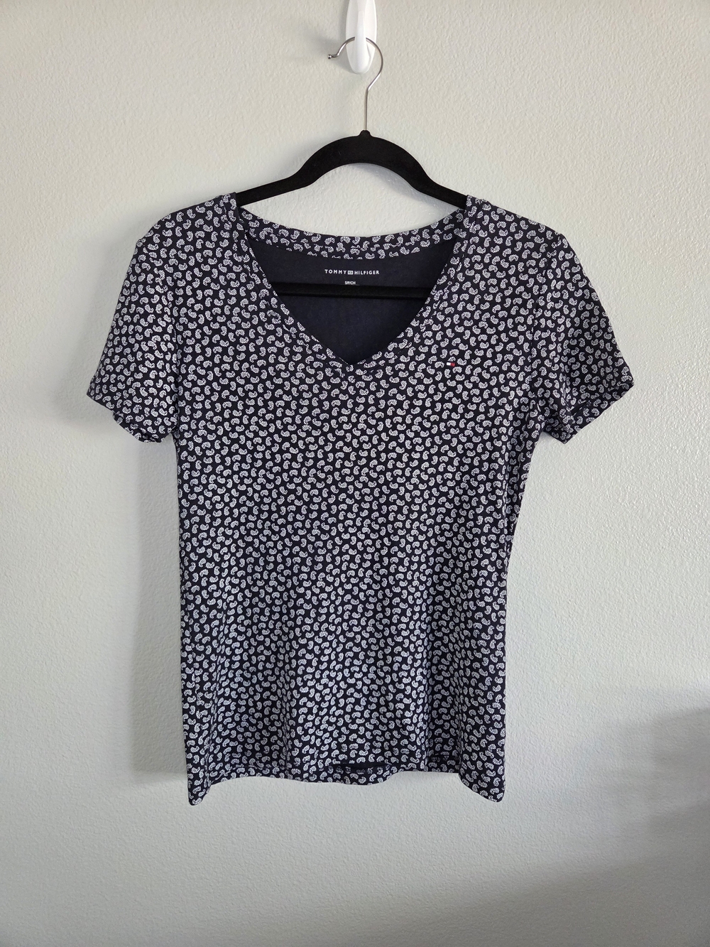 Tommy Hilfiger Navy V-Neck Short Sleeve Tee with White Paisley Print